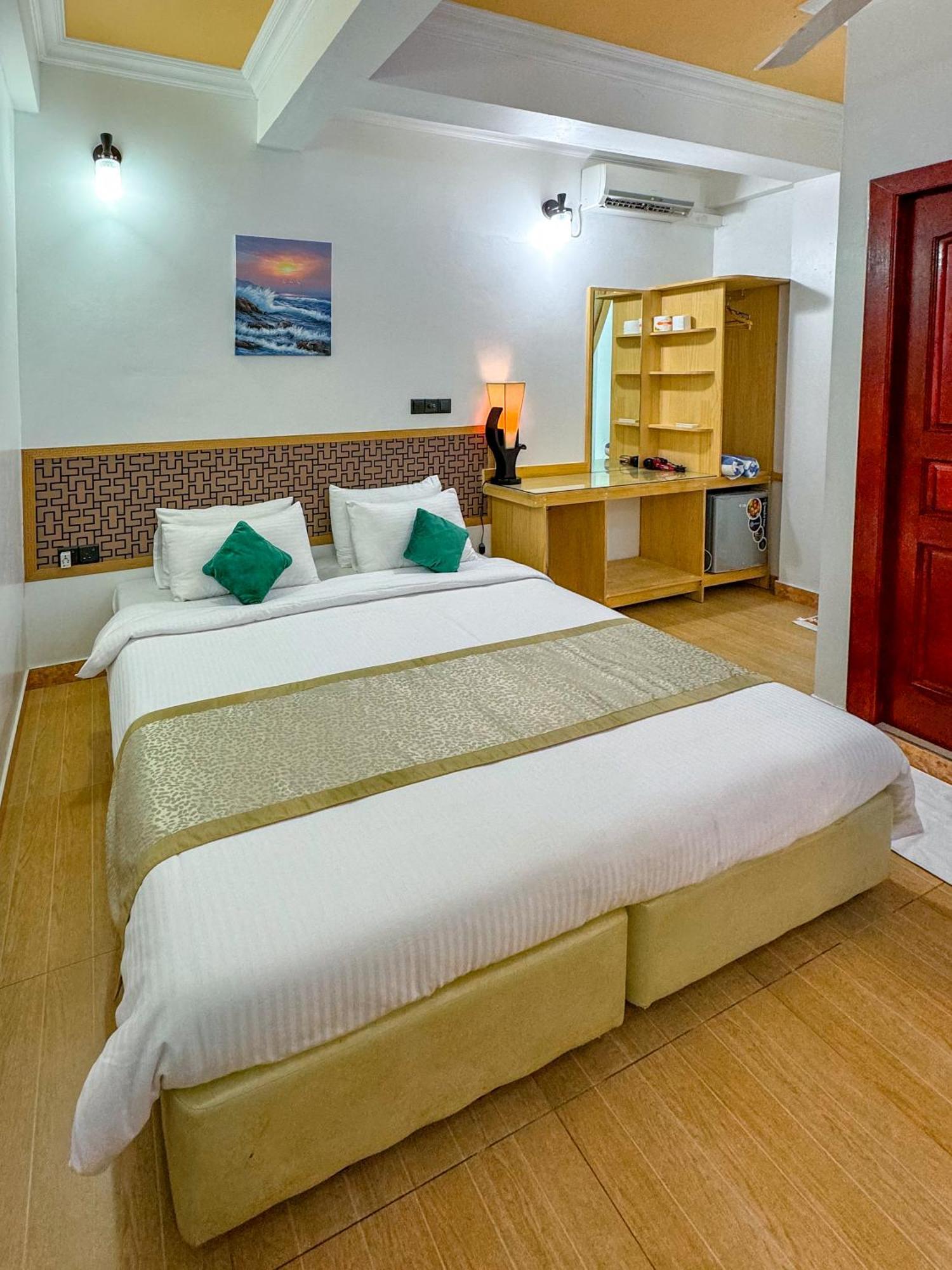 Sevinex Inn Feridhoo Exteriör bild