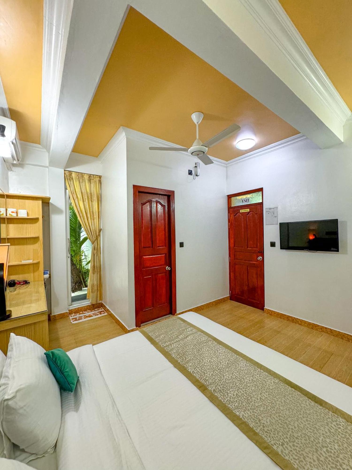 Sevinex Inn Feridhoo Exteriör bild