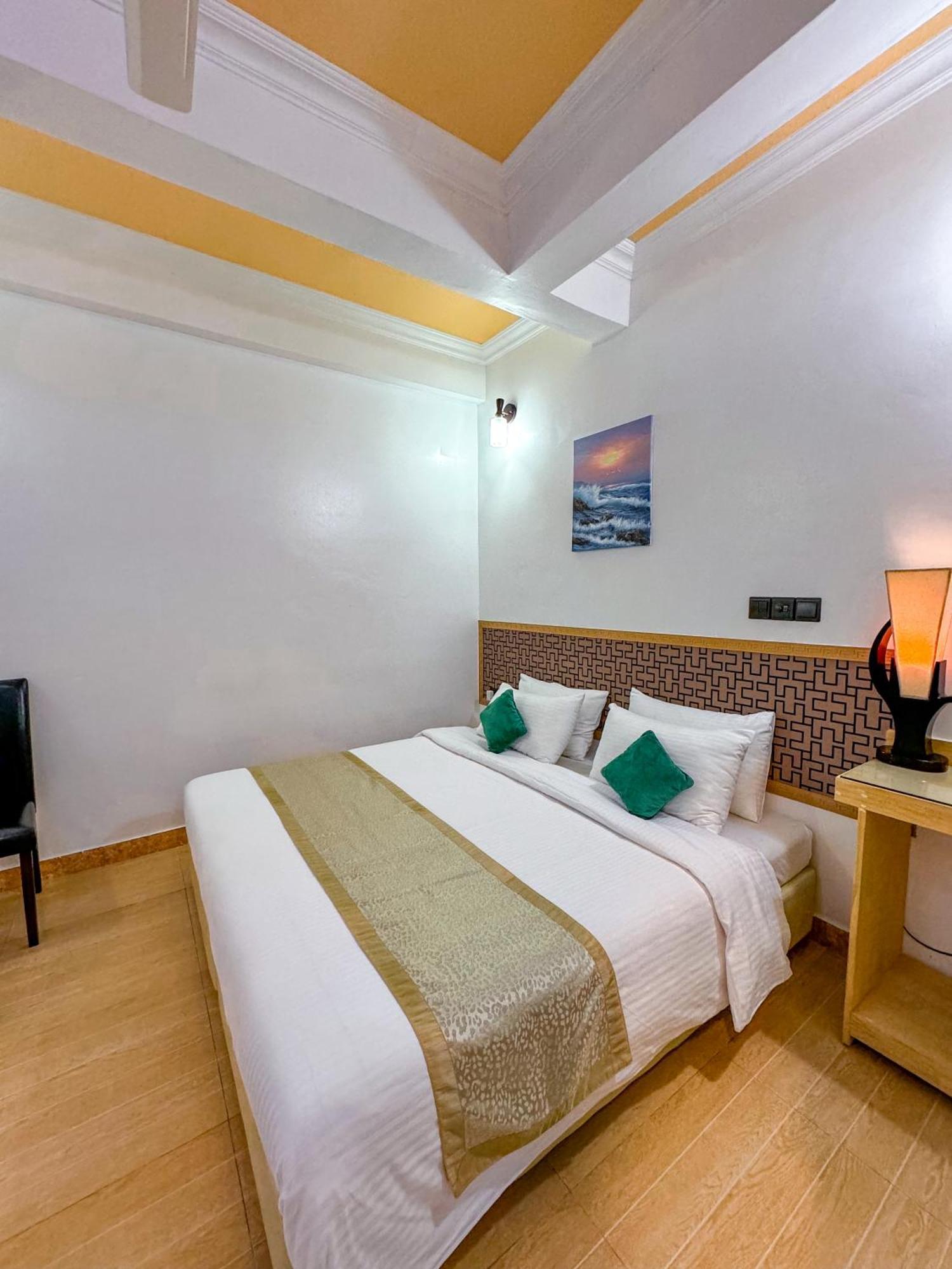 Sevinex Inn Feridhoo Exteriör bild