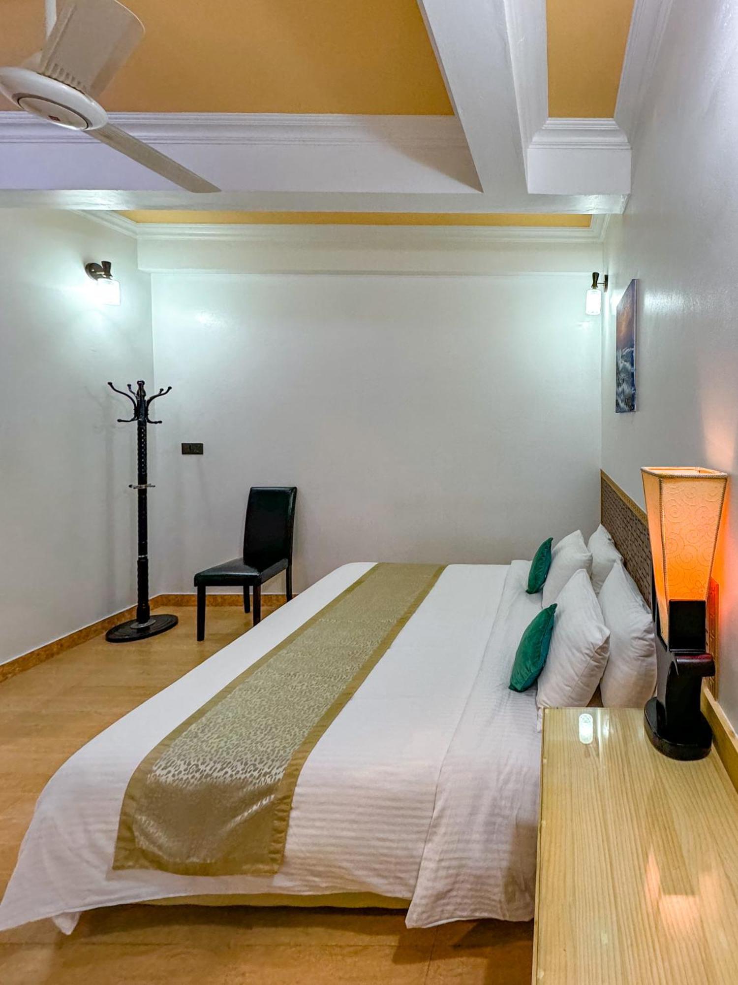 Sevinex Inn Feridhoo Exteriör bild